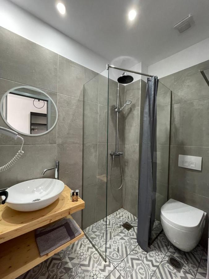 Orchard Retreat Aparthotel Himare Ngoại thất bức ảnh