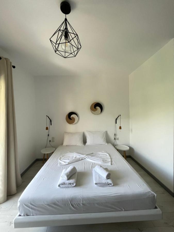 Orchard Retreat Aparthotel Himare Ngoại thất bức ảnh
