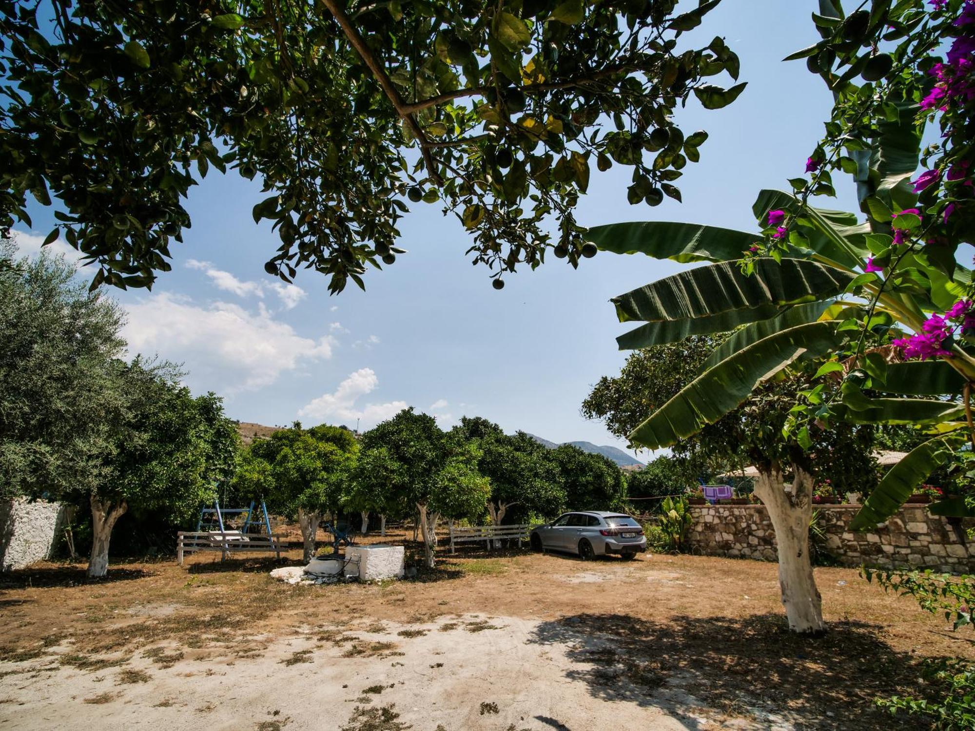 Orchard Retreat Aparthotel Himare Ngoại thất bức ảnh