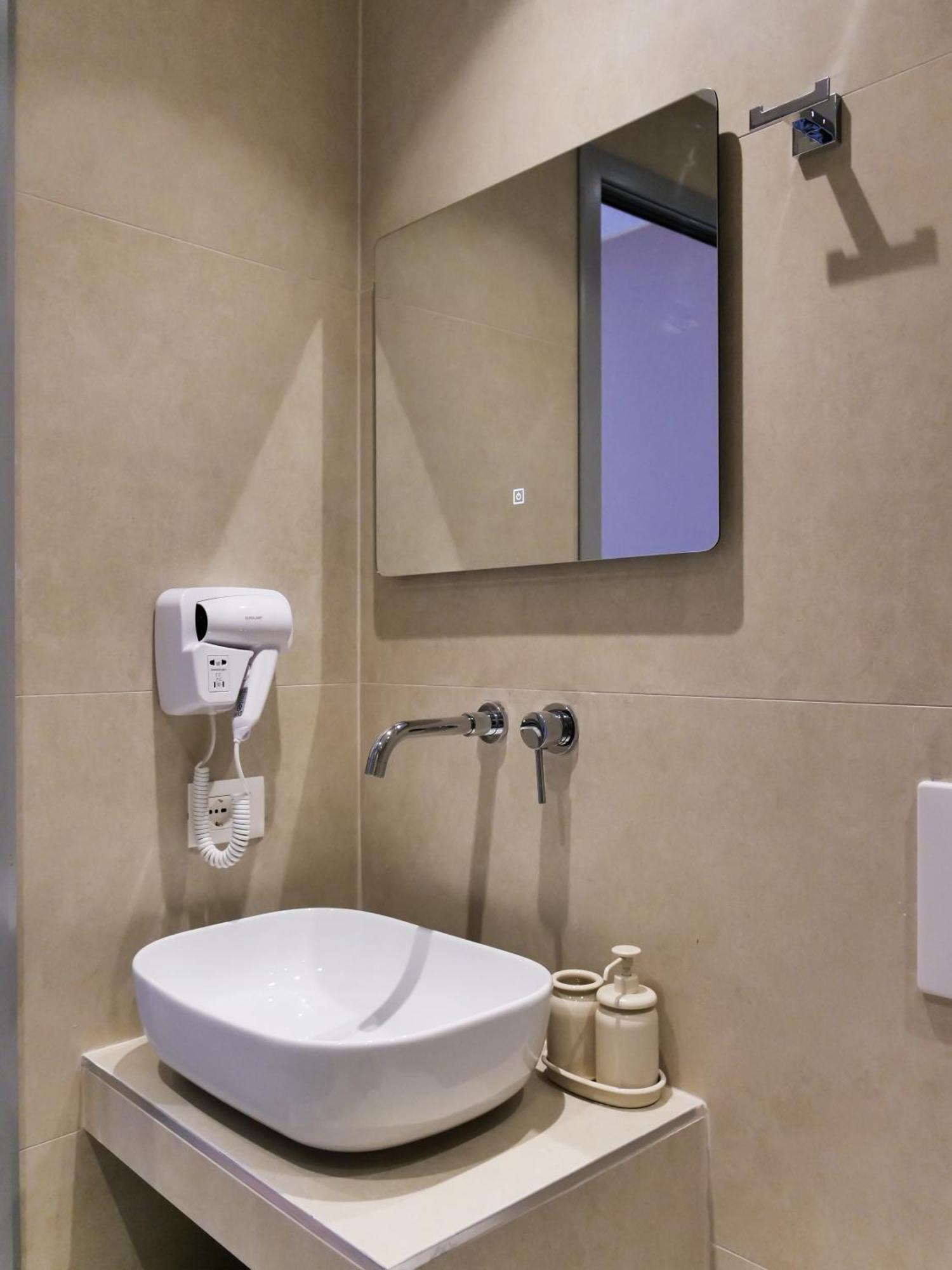 Orchard Retreat Aparthotel Himare Ngoại thất bức ảnh