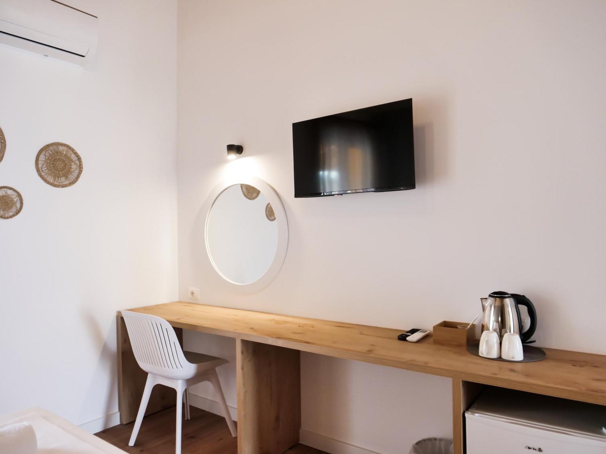 Orchard Retreat Aparthotel Himare Ngoại thất bức ảnh