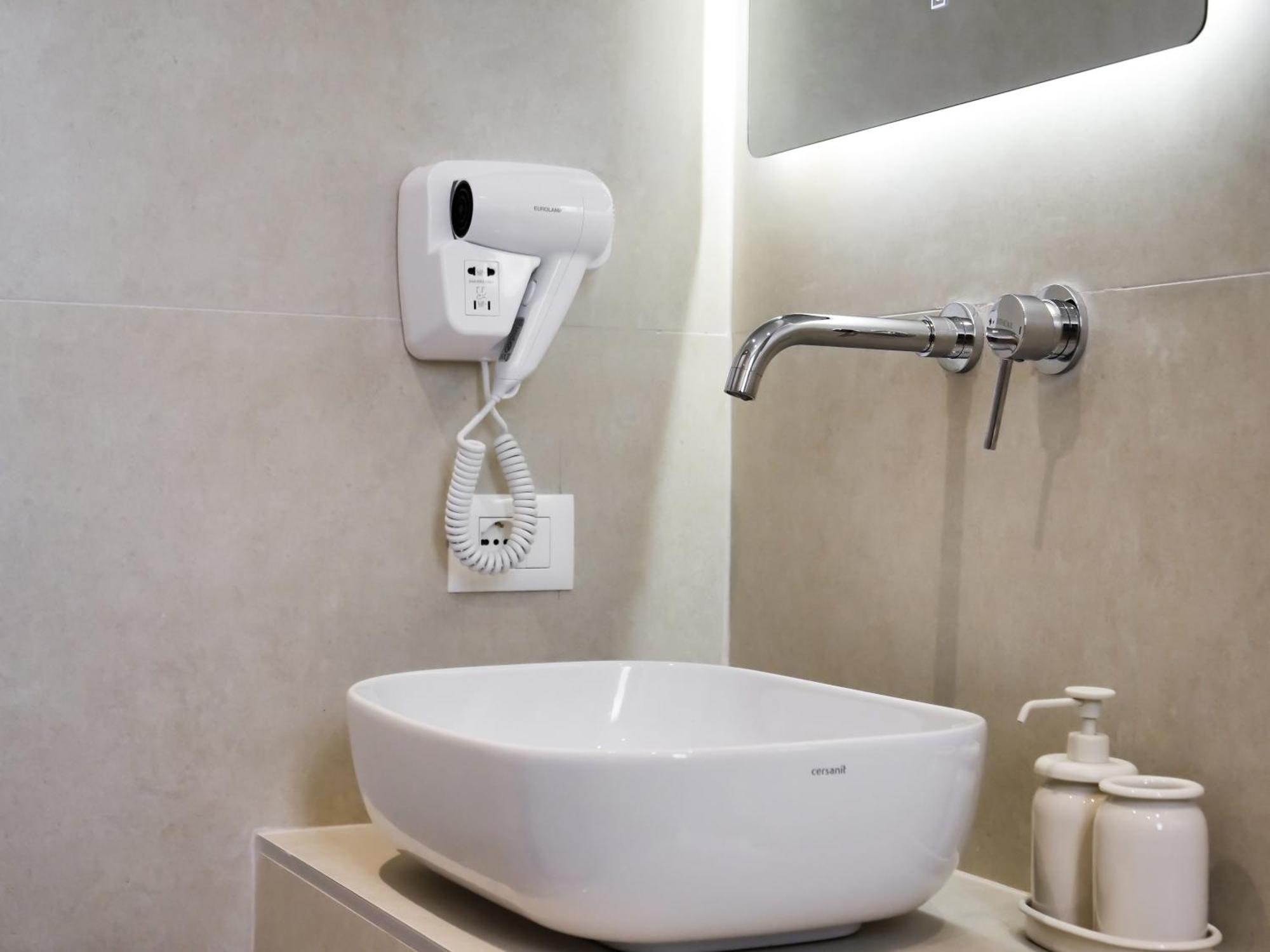 Orchard Retreat Aparthotel Himare Ngoại thất bức ảnh
