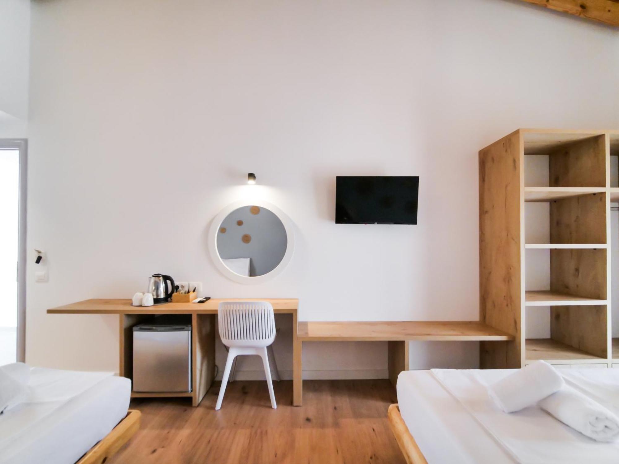 Orchard Retreat Aparthotel Himare Ngoại thất bức ảnh