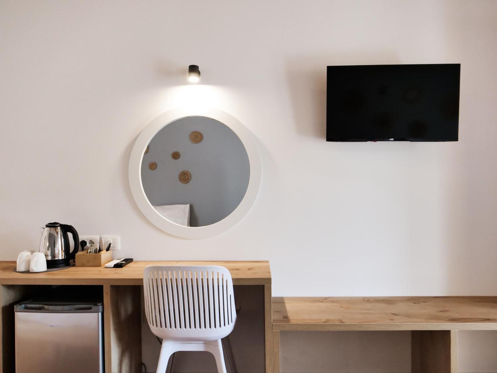 Orchard Retreat Aparthotel Himare Ngoại thất bức ảnh